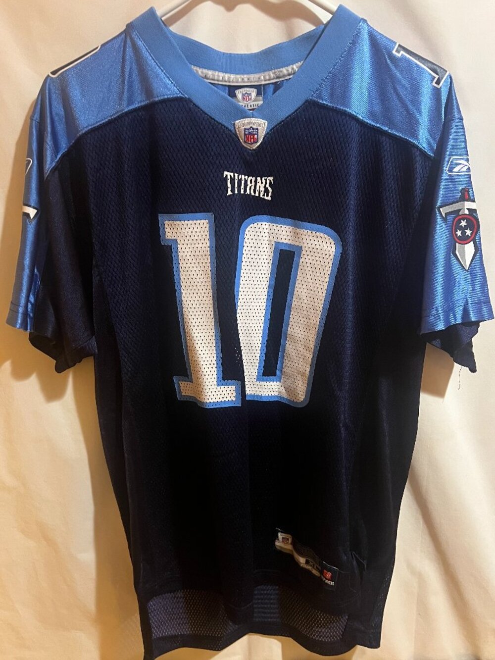 Reebok Tennessee Titans #10 Vince Young Jersey Youth Size XL Used Good Condition